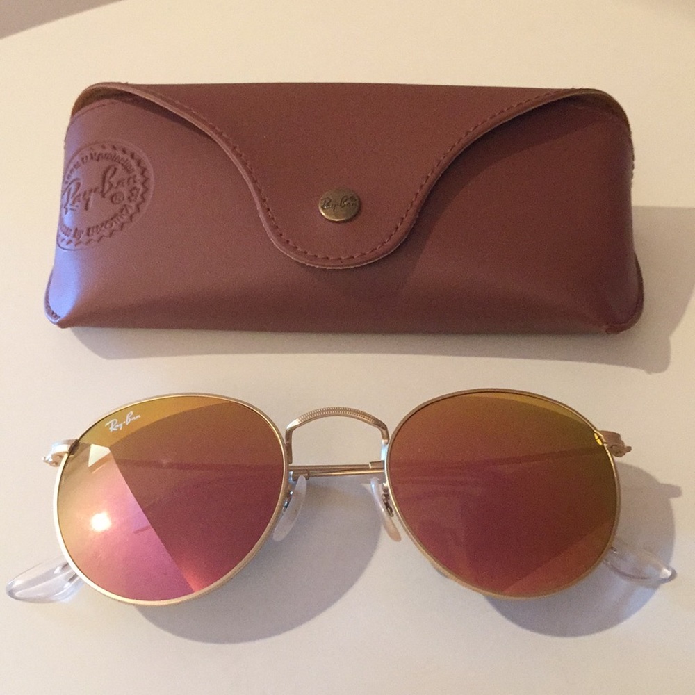 Round Ray-Ban Sunglasses, gold frames, pink lenses